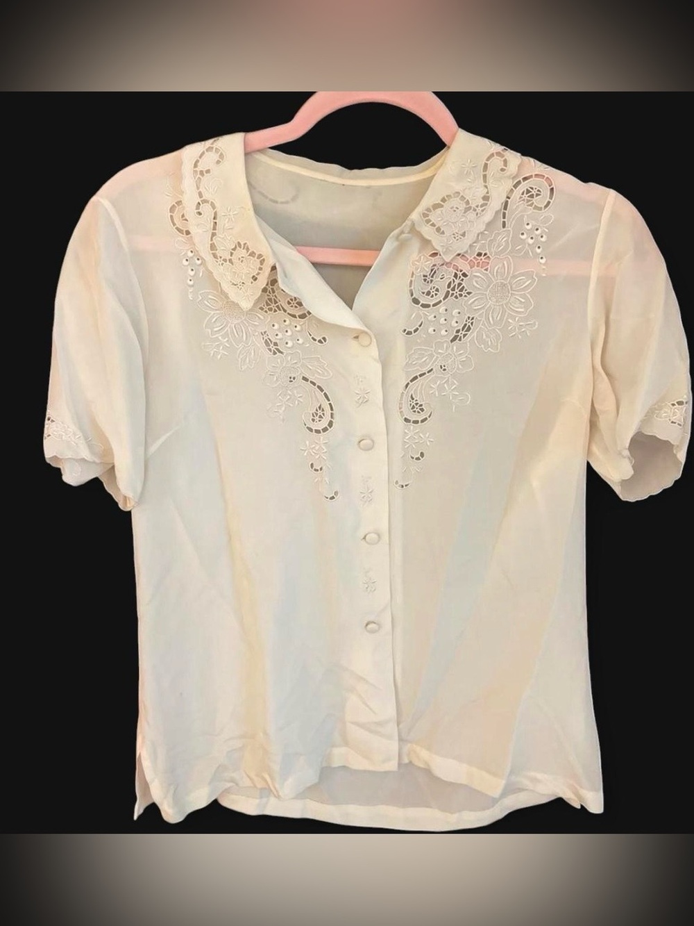 Absolutely stunning 70’s-80’s Pure Silk Cream lace blouse with floral embroidery